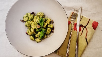 Selbstgemachte Gnocchi mit Pistazien-Rucola-Pesto