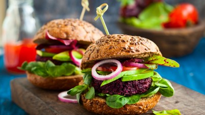 Red beet burgers