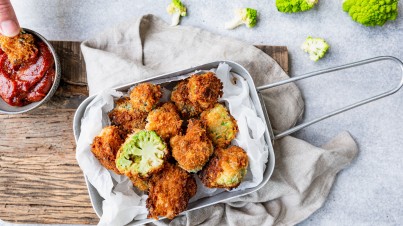 Romanesco-Nuggets mit BBQ-Dip