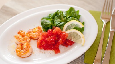 BBQ Prawns and Mâche (Corn salad) Salad