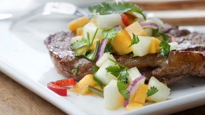 Scharfe chilenische Melonen-Mango-Salsa