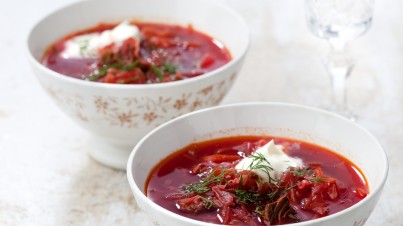 Sopa de remolacha (borscht ucraniana)