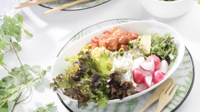 Poké bowl with salmon and avocado