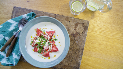 Ajo Blanco (koude amandelsoep) met Spaanse tomatensalade