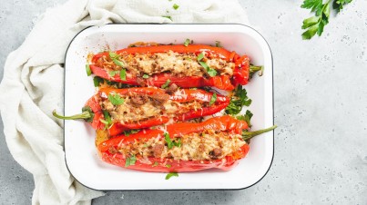 Stuffed pointed peppers with minced meat and chorizo