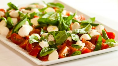 Tomato tapas with basil and bocconcini