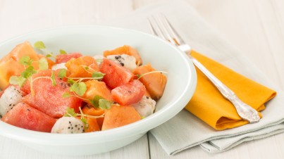Salade van tropisch fruit met papaja