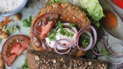 Veggie-Burger aus Kichererbsen, Möhren und Zucchini