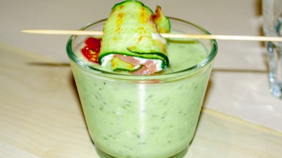 Erfrischende Zucchinisuppe