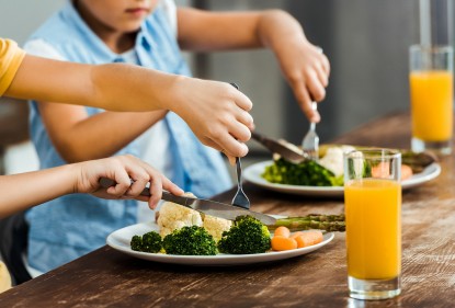 Aan tafel met kids: Regels stellen en consequent zijn