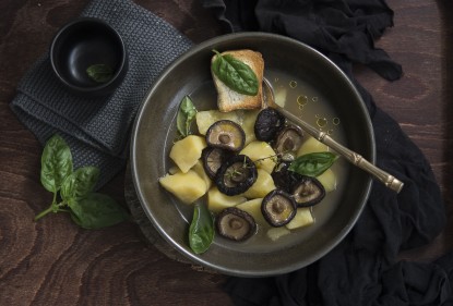 Un buen caldo de verduras y  poco más. 