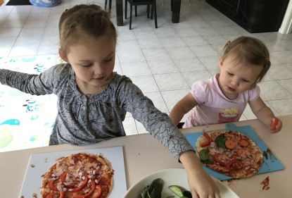 Some helpful tips for cooking with kids 