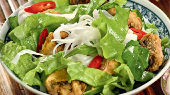 Green salad with glass noodles and fried mushrooms