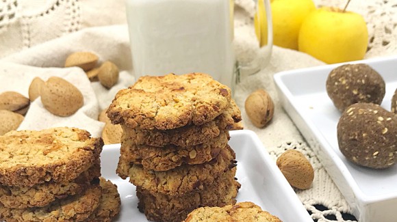 Galletas veganas de almendra, avena, manzana y canela