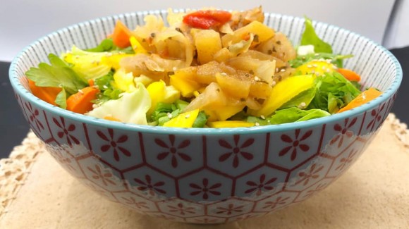 Ensalada de pimiento amarillo y kimchi