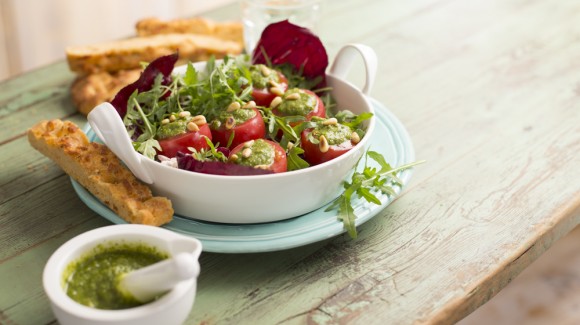 Tomatensalat mit Rucolapesto