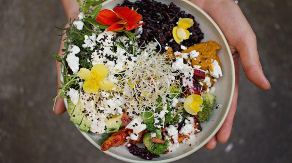 5 tips to eat salads for breakfast!