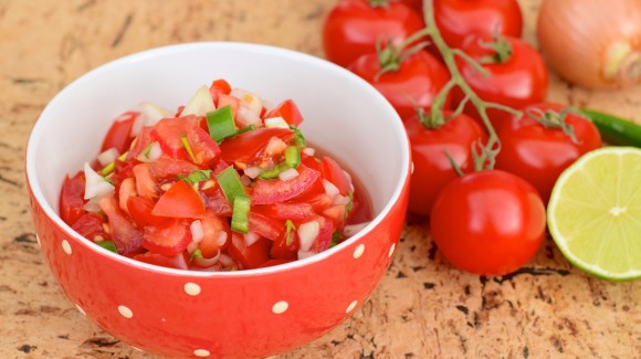 Brasilianische Tomatensalsa 