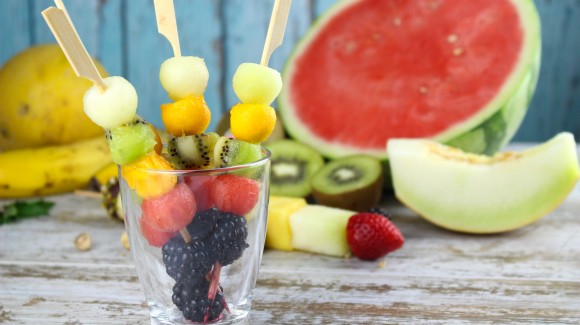 Fruitspiesjes met mango, kiwi en meloen 