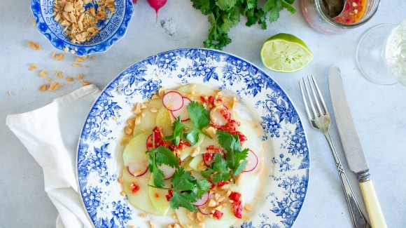 Vegetarische carpaccio met koolrabi en Thaise dressing