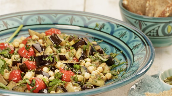 Marokkaanse aubergine kikkererwten salade Marokkaanse aubergine kikkererwten salade