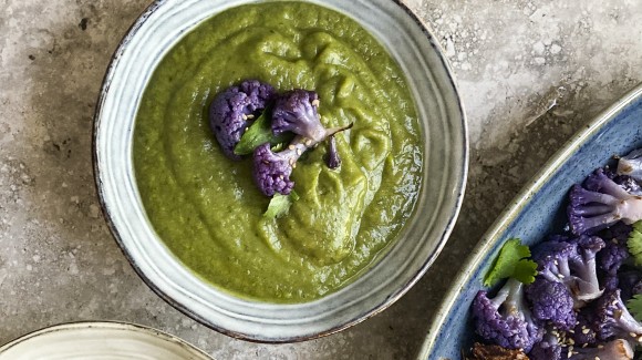 Crema de brócoli morado y espinacas Crema de brócoli morado y espinacas