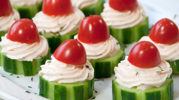 Canapés de pepino y salmón ahumado