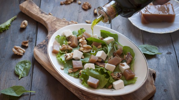 Green salad with quince jelly, cheese, and walnuts