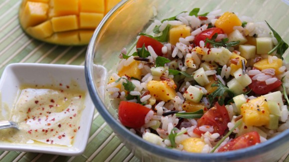 Wild rice salad with mango and tomato