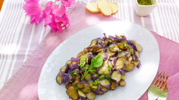 Ensalada templada de berenjenas asiáticas Ensalada templada de berenjenas asiáticas