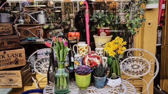 A caccia di fiori edibili al Columbia Road Flower Market di Londra