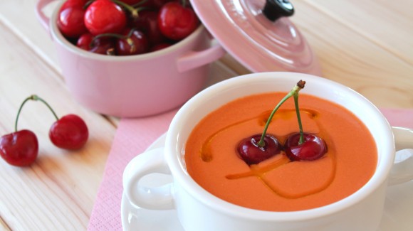 Gazpacho mit Kirschen Gazpacho mit Kirschen
