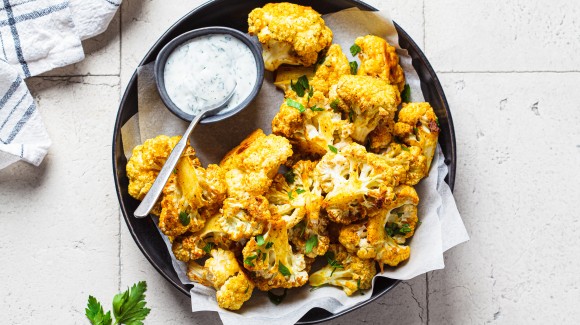 Gestoofde spicy bloemkool met gember en kurkuma