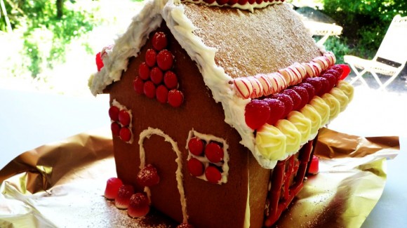 Help Louise to meet the ginger bread house challenge