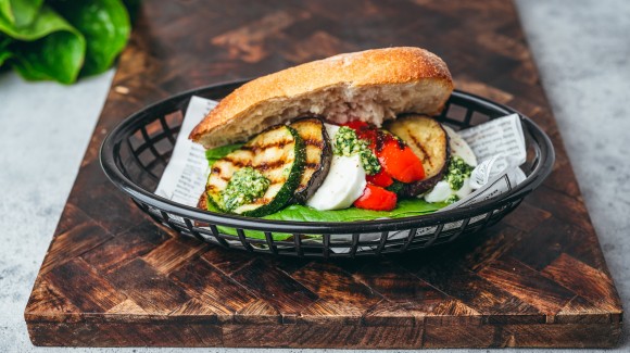 Grillgemüse-Sandwich mit Pesto