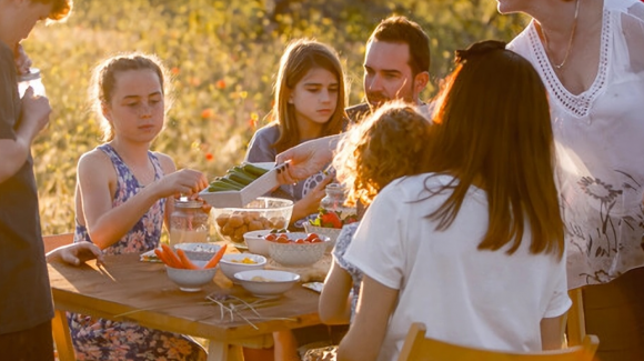 Stare all’aria aperta fa bene alla salute, scopri le nostre idee per merende e pic nic in giardino