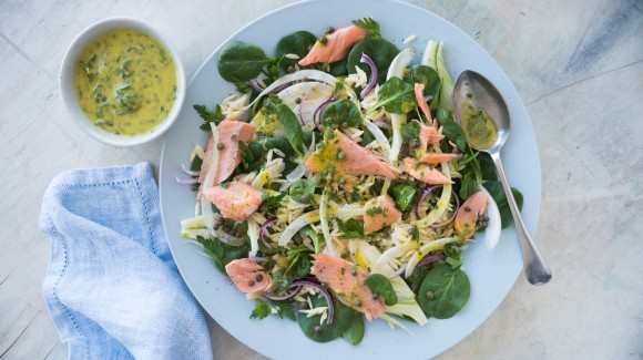 Venkelsalade met gerookte forel en gremolata dressing