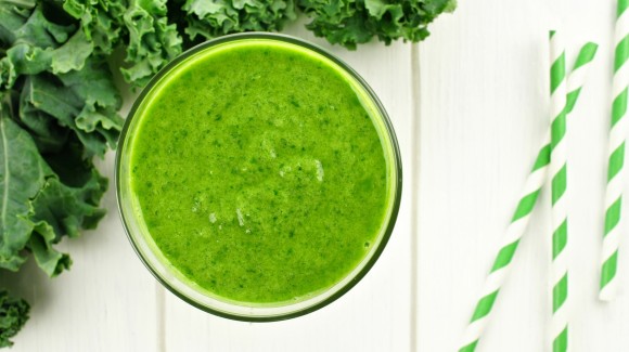 Kale and banana salad smoothie