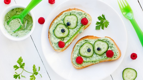 Make your own kids cucumber spread sandwich