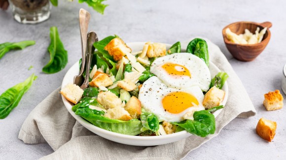 Salada Caesar com um toque especial