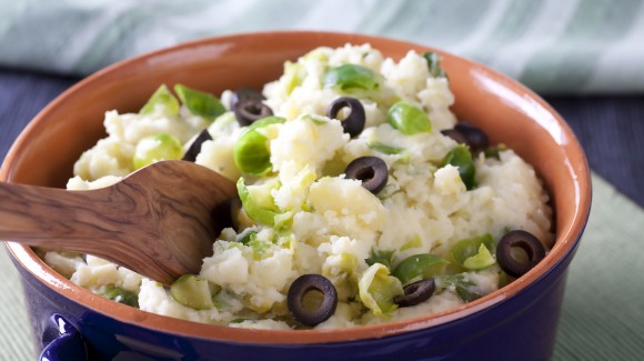 Mediterraner Eintopf mit Rosenkohl und Oliven