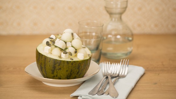 Ensalada de melón con queso feta y menta