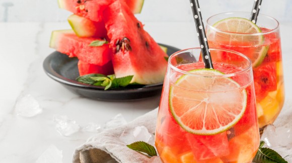 Refresco de sandía con menta y piña