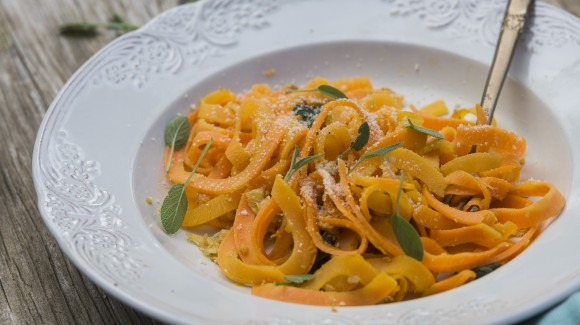 Noodles de zanahoria con salvia Noodles de zanahoria con salvia