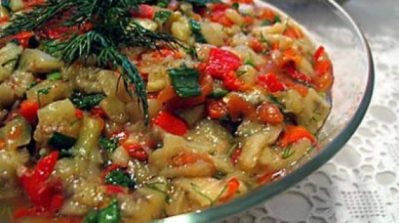 Közlenmiş Patlıcan Salatası Közlenmiş Patlıcan Salatası
