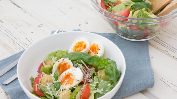 Aardappelsalade met Crunchy Cos en Parmezaanse kaas