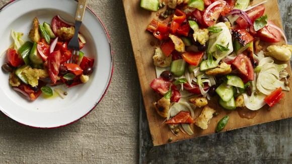 Classic tomato panzanella