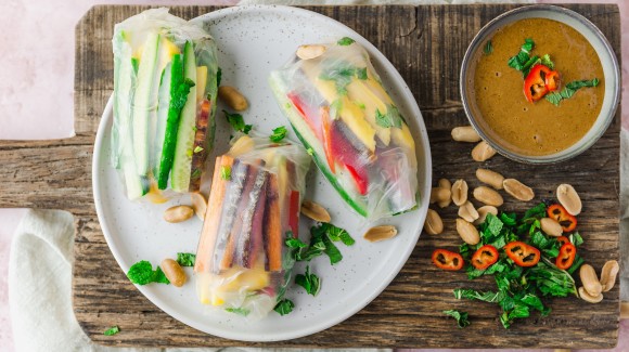 Rice paper rolls with cucumber and peanut sauce 