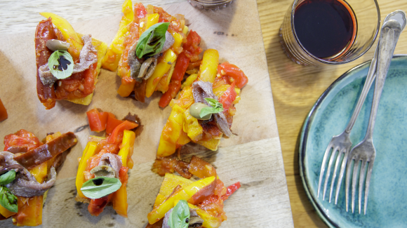 Sweet Palermo Peperonata with polenta and anchovies Sweet Palermo Peperonata with polenta and anchovies