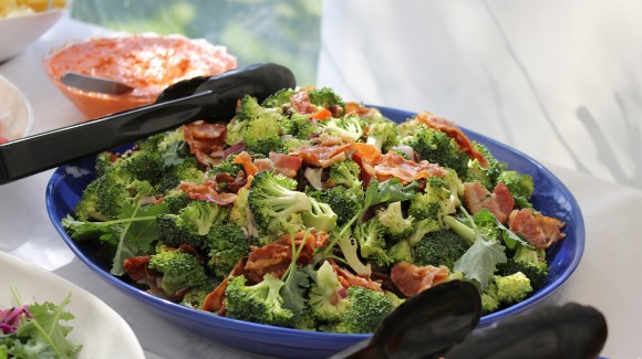 Raw broccoli salad with bacon and cashews